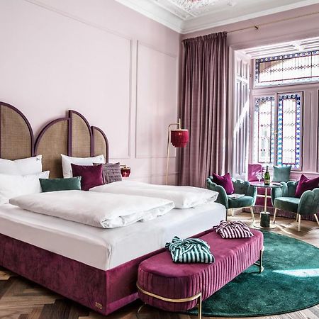 Hotel Josefine Wina Bagian luar foto
