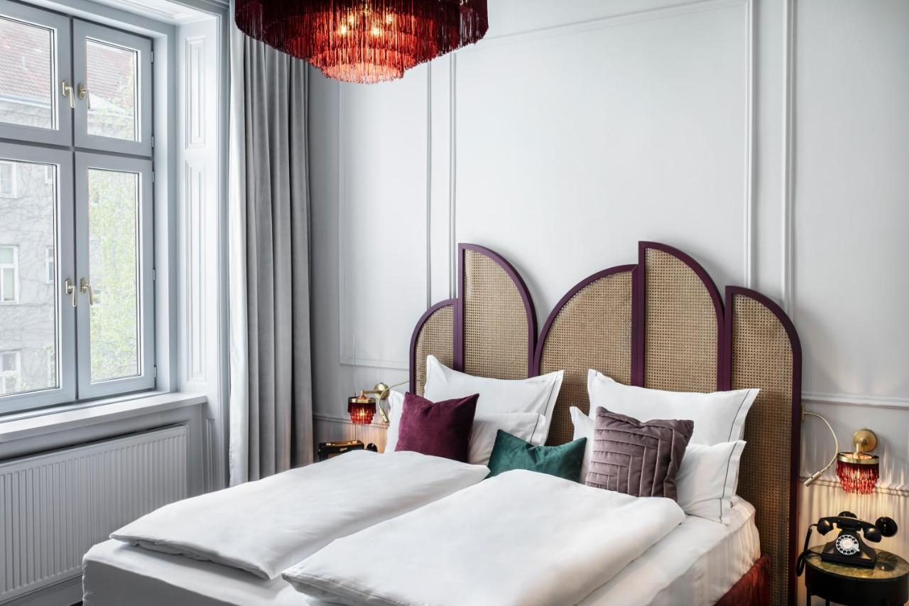 Hotel Josefine Wina Bagian luar foto