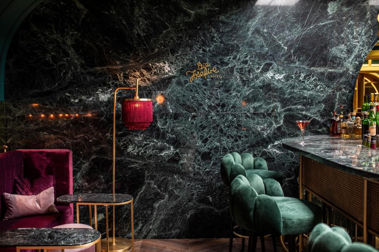 Hotel Josefine Wina Bagian luar foto