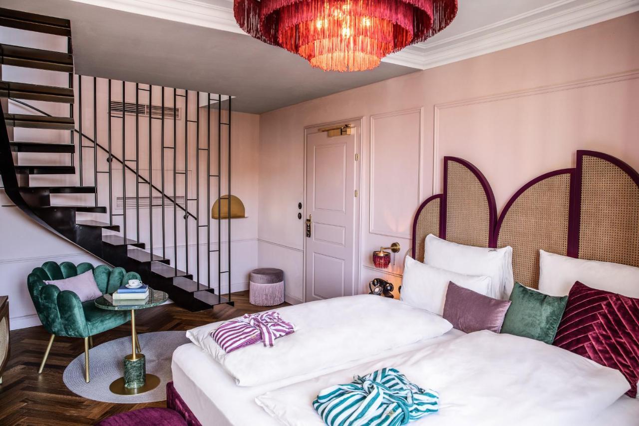 Hotel Josefine Wina Bagian luar foto