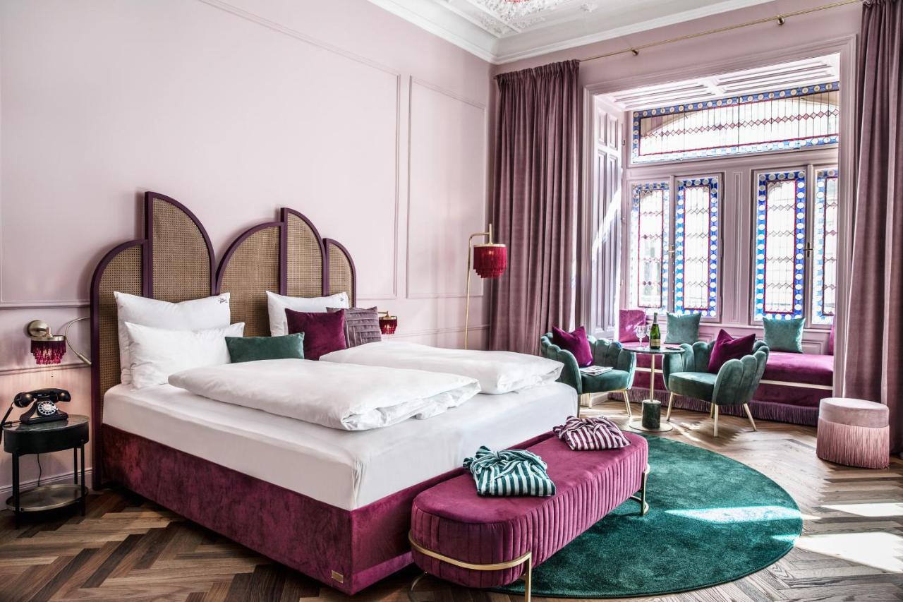 Hotel Josefine Wina Bagian luar foto