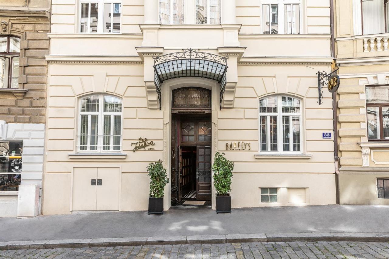 Hotel Josefine Wina Bagian luar foto